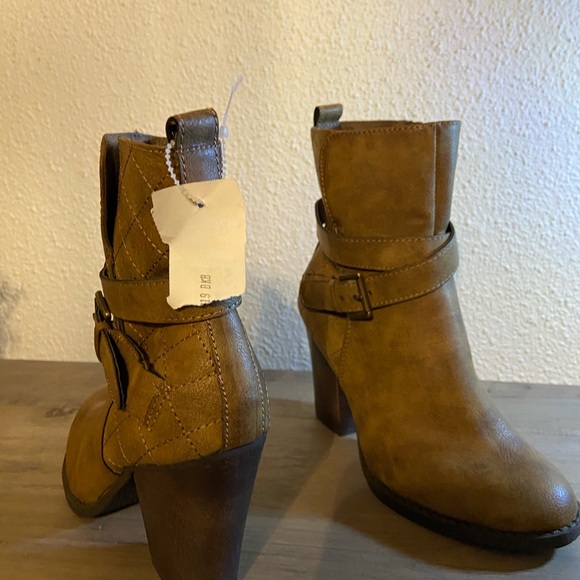 SM NewYork tan ankle boots size 7 NWT - Picture 4 of 6